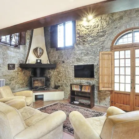 Spacious With Private Pool & Garden Near Chianti *